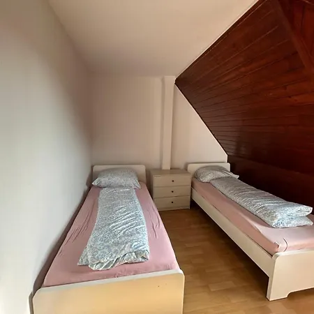 Bjm Monteur House - Fuer 15 Personen, Oberursel-bommersheim Casa de Férias